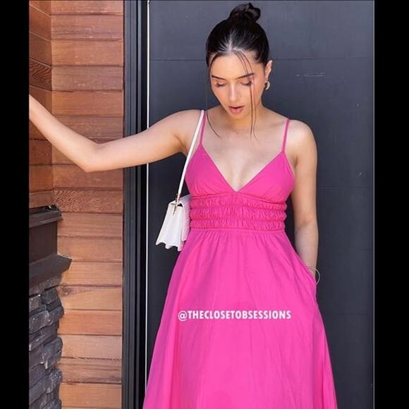 ZARA BLOGGER FAVE!!! V-Neck Dress with Smocked Detail LAST ONE!!! - Picture 13 of 16